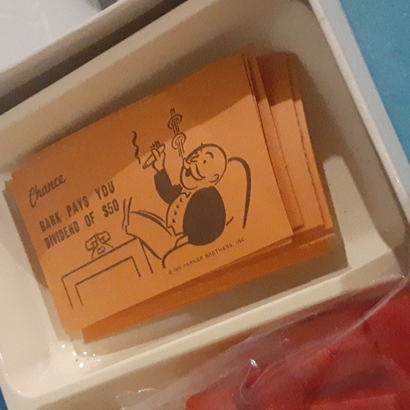 1974 Monopoly game. Partially sealed. Overall good condition - Picture 5 of 9